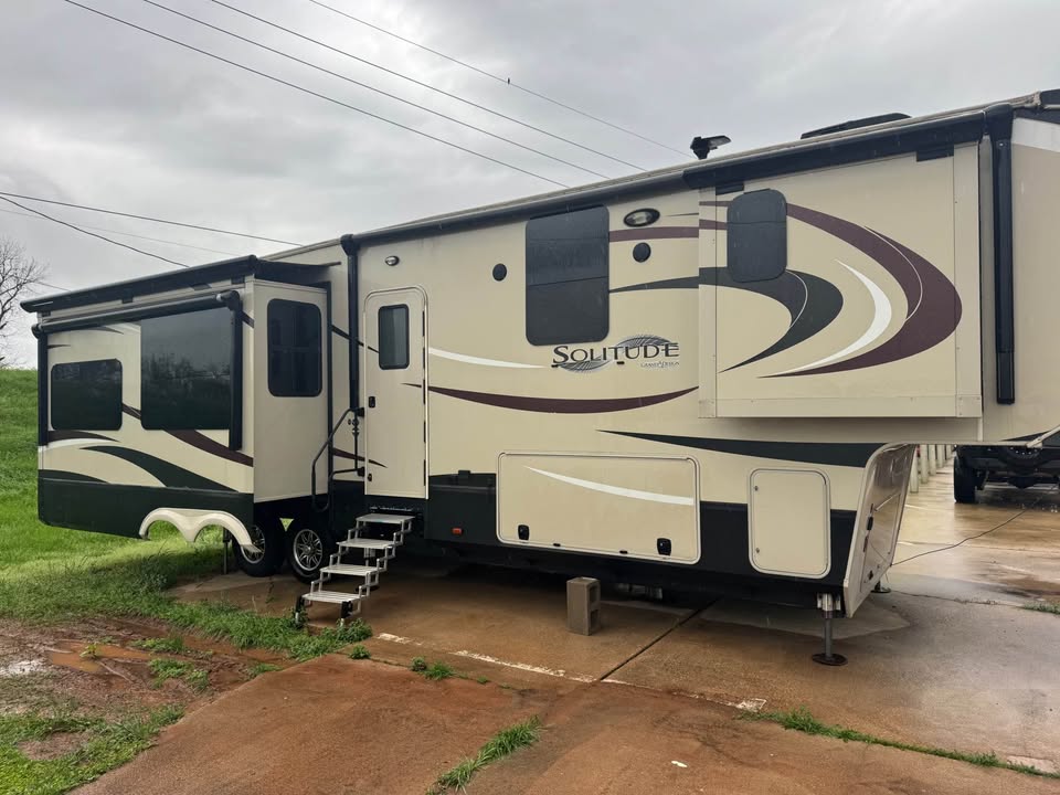 2017 Grand Design Solitude ST384GK