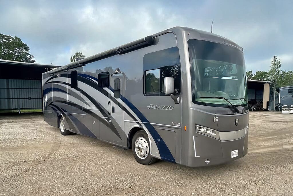 2019 Thor Motor Coach Palazzo